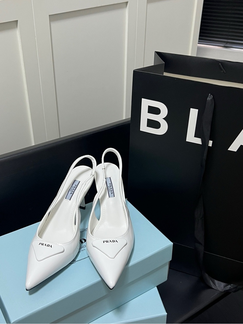 ❤️Prada Linea Rossa White Patent Leather Pointed Slingback Heels